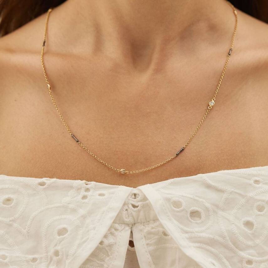 Minimal Taş Dizili Siyah Detaylı Altın Zincir Kolye - Semih Haşhaş Kuyumculuk