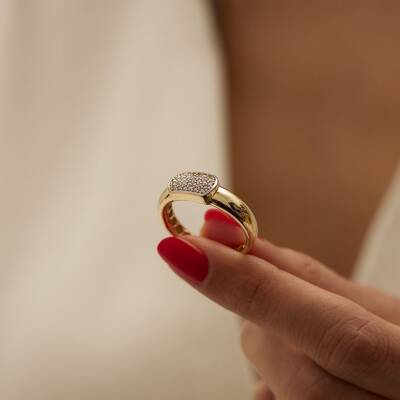 Ortası Minimal Taş Dizili Altın Yüzük - 2