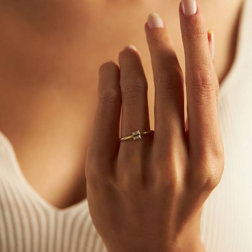 Ortası Taşlı Minimal Altın Yüzük - 1