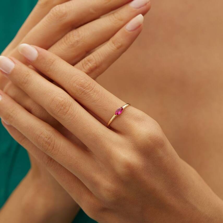 Pembe Taşlı Minimal Altın Yüzük - 1