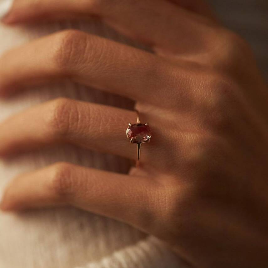 Pembe Taşlı Oval Altın Yüzük - 1